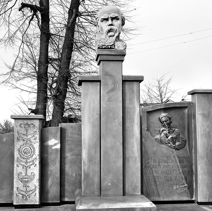 Пам’ятник Тарасові Шевченку в с. Настасів Тернопільського району. Фото автора